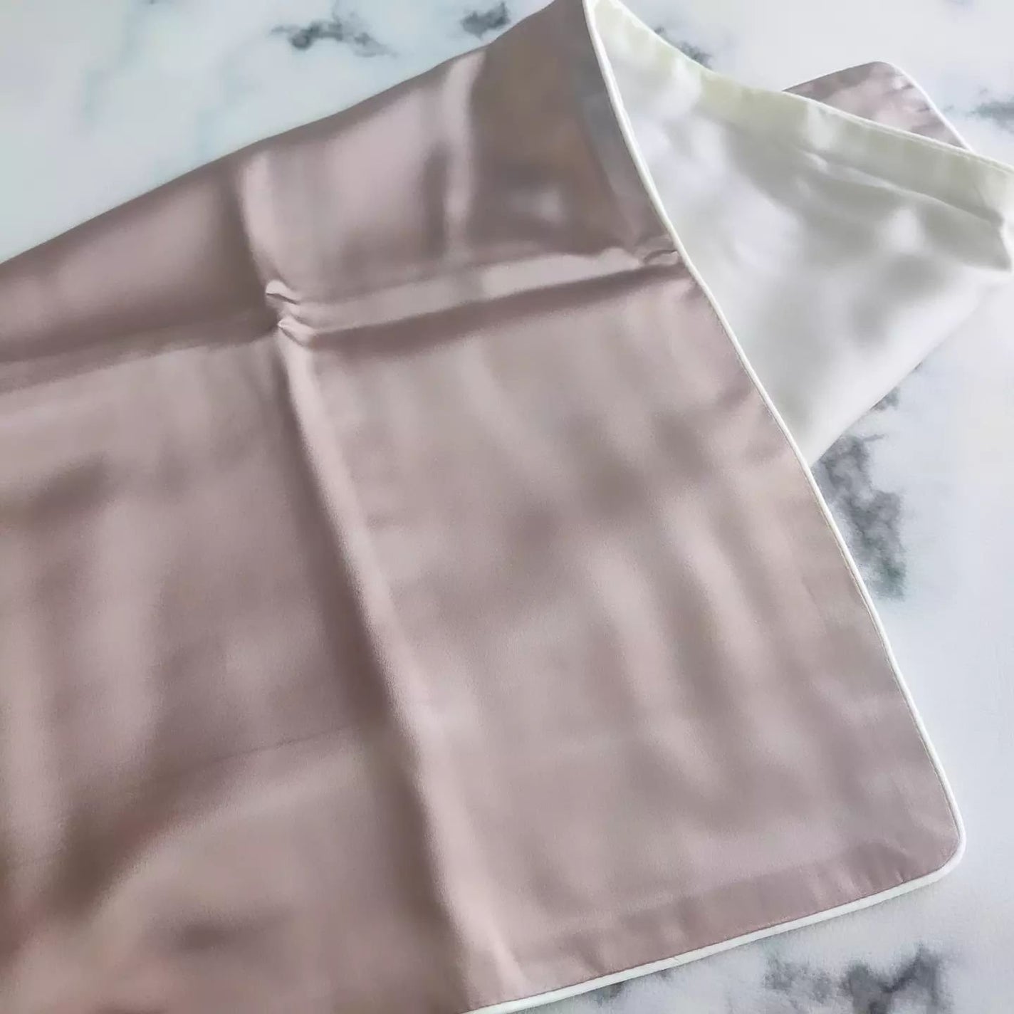 シルク枕カバー/Utukky/ヘアケアグッズを使ったクチコミ(2枚目)