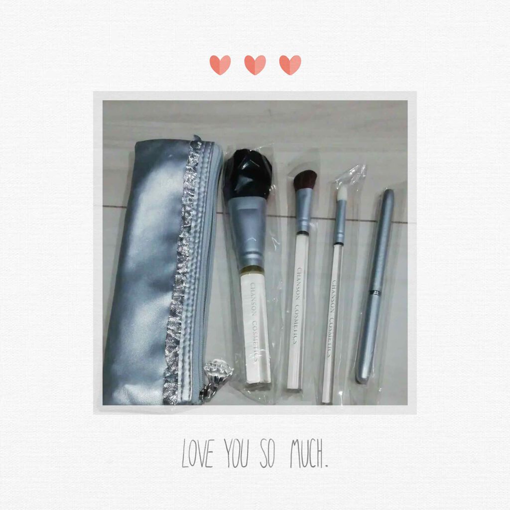 ✽.｡.:*・ﾟ ✽.｡.:*・ﾟ ✽.｡.:*・ﾟ ✽.｡.:*・ﾟ ✽.｡.:*・ﾟ 

新しくメイクブラシセット購入しました(((o(*ﾟ▽ﾟ*)o)))
ずっと、ダイソーの使ってたから使い比べてまたレビューしたいです♡

✽.｡.: