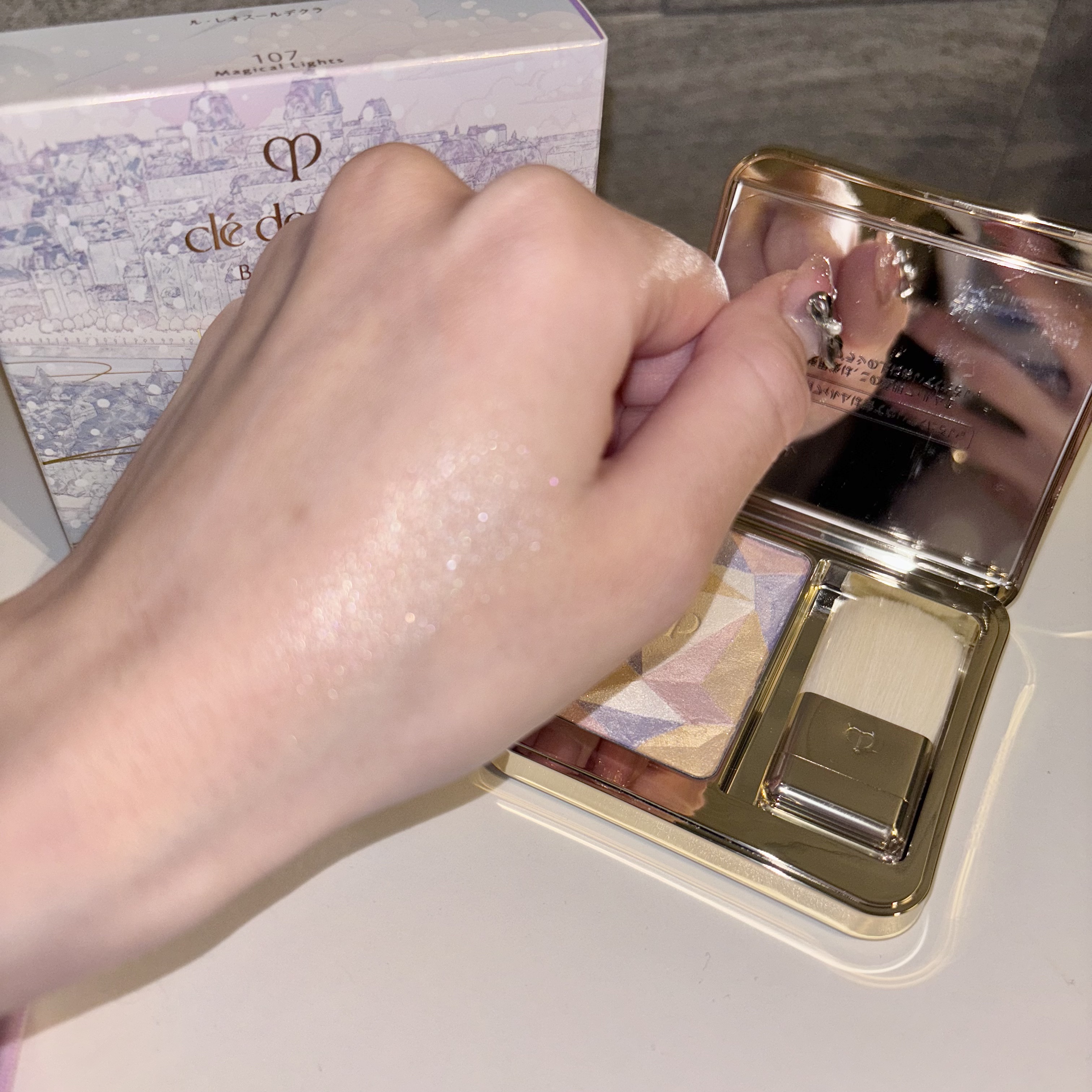 ル・レオスールデクラ /クレ・ド・ポー ボーテ/パウダーハイライトを使ったクチコミ（3枚目）
