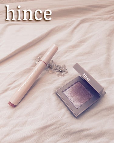 hince New Depth Eyeshadow (ビー・マイ・アリュール)
 
すっごくラメがキラッキラでラメ落ちしないアイシャドウ見つけた💡🥺❤️

ヒンスのアイシャドウはラメとほんのりと着色して私がつけるとコーラルベージュ、オレンジみたいな色味になります🍊🧡
凄いのが5時間経ってもラメ落ちしない✨
どういう仕組みかわかりませんが、ラメが全然落ちないし、メイクする時も粉とびしないのがほんとにデパコスアイシャドウと謙遜しないくらい質がよかったです😳✨　　

YouTubeで可愛いﾜﾝﾎﾝちゃんが使ってるのをみて真似して買ってみましたが正解でした✨

 #韓国メイク
 #ワンホン 
 #ヒンス 
 #hince 
  #推せる春色コスメ紹介  #褒められメイクテク の画像 その0