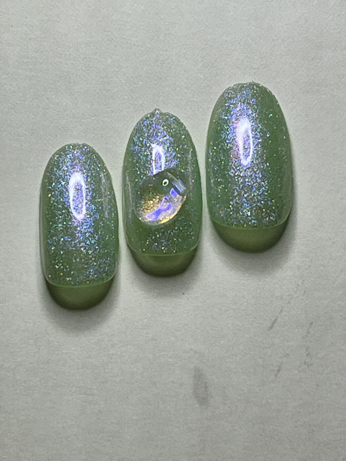 フェアリーダストパウダーオーロラピーコック/キャンドゥ/ネイルシールを使ったクチコミ（3枚目）