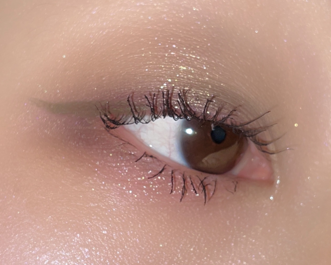 ニューデップスアイシャドウパレット 07 イン・ワンダーランド (ホリデー限定)/hince/アイシャドウパレットを使ったクチコミ（2枚目）