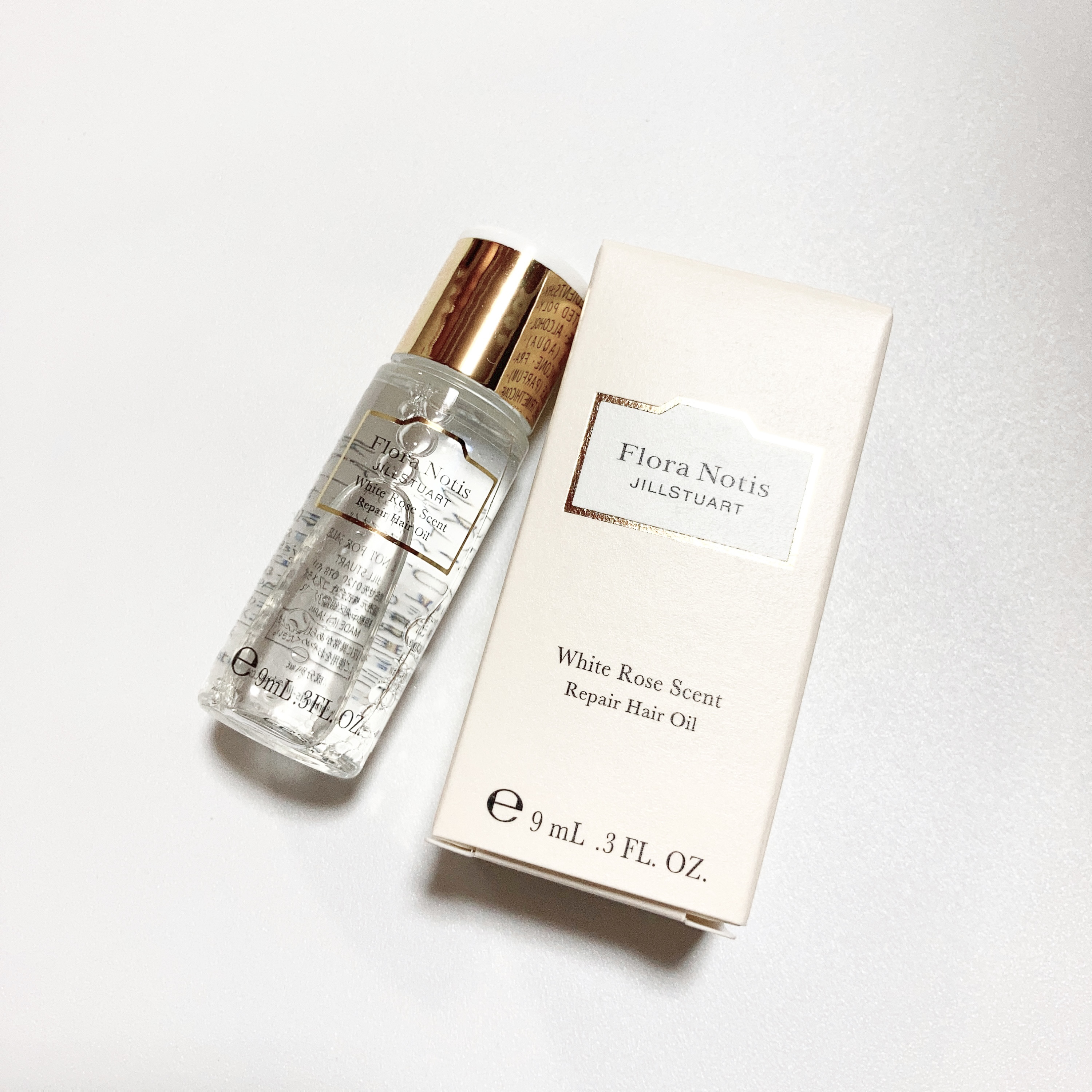 Flora Notis JILL STUART ホワイトローズ　リペアヘアオイルのクチコミ「ーーーーーーーーーーーーーーーー
Flora Notis JILL STUART
ホワイトロー.....」（1枚目）