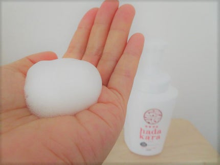 hadakara ボディソープ 泡で出てくるタイプ フローラルブーケの香り/hadakara/ボディソープを使ったクチコミ(2枚目)