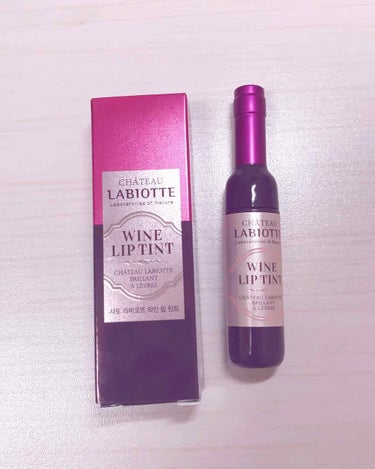 【Château LABIOTTE】

ワインリップティント
RD02 ネビオーロレッドです！

このティントは高級ワイン成分が配合されたリキッドタイプのティントだそうです！

・ワインのような濃厚な色