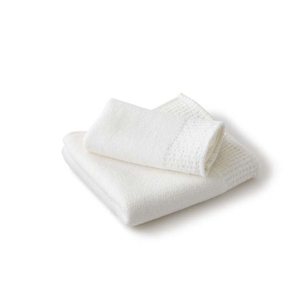 THREE KONTEX エール