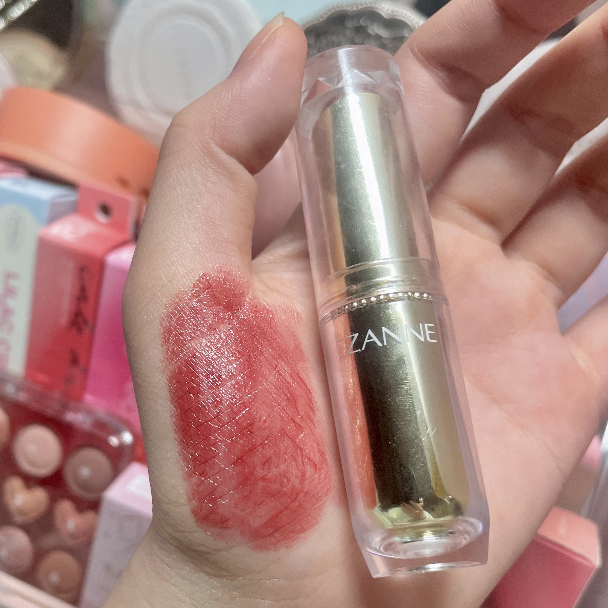 ラスティンググロスリップ/CEZANNE/口紅を使ったクチコミ（1枚目）