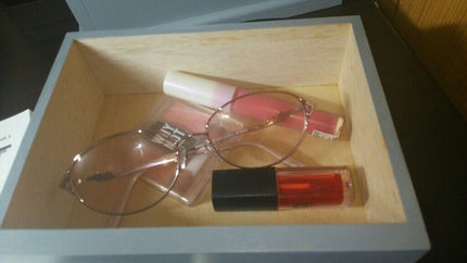 유이 on LIPS 「【机のうえの収納💝前編】こんにちは!フォロワーさんが多くなって..」(4枚目)