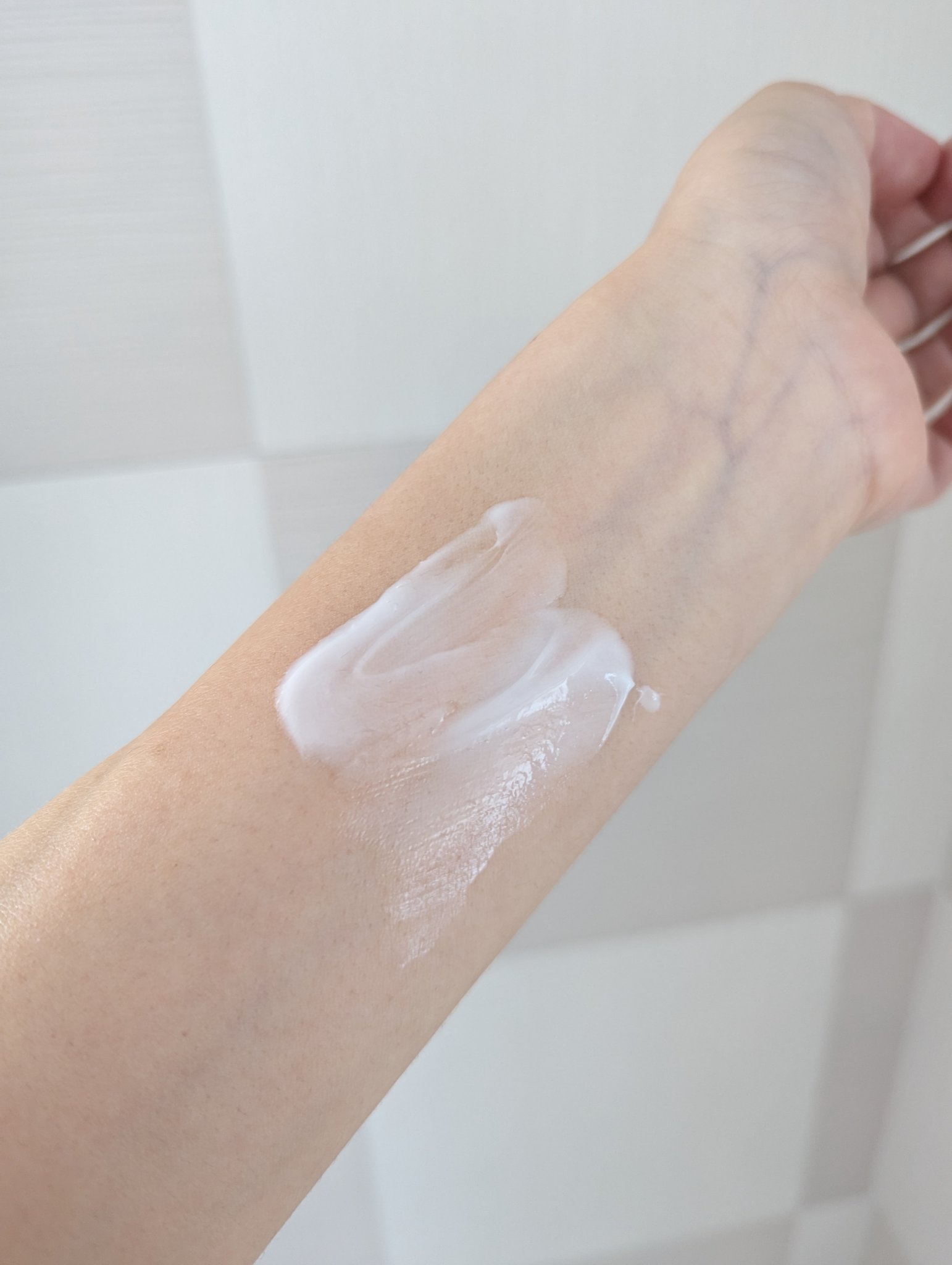 メディケイティッド センシティブケア ボディローション うるおいケア <医薬部外品>/ヴァセリン/ボディローションを使ったクチコミ（3枚目）