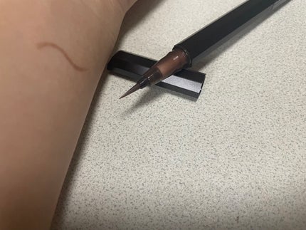 38℃ シェード ライナー/UZU BY FLOWFUSHI/リキッドアイライナーを使ったクチコミ(5枚目)