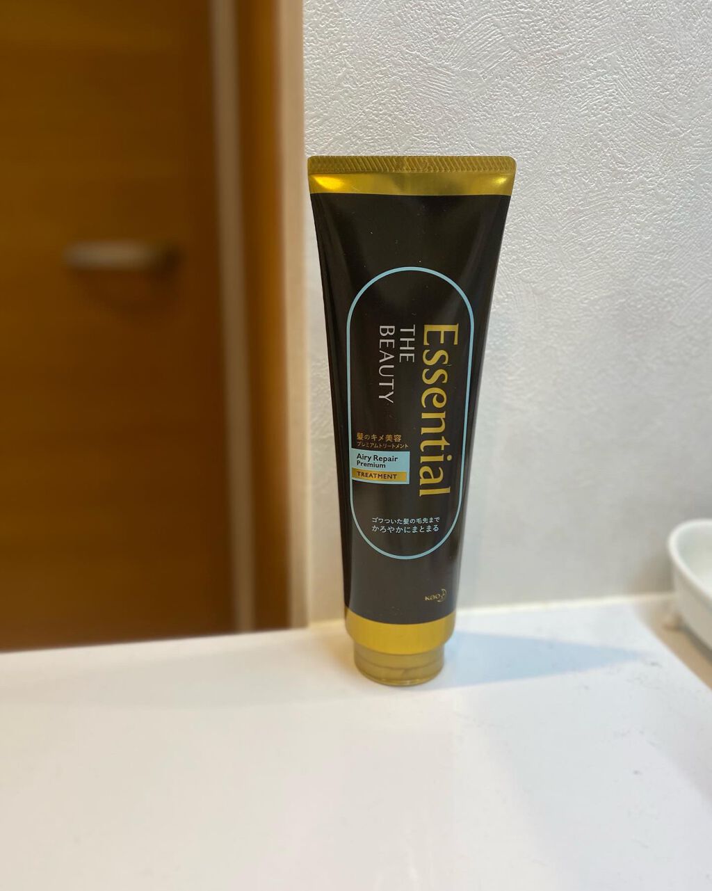 Essential THE BEAUTY 髪のキメ美容プレミアムトリートメント<エアリーリペアプレミアム>/エッセンシャル/洗い流すヘアトリートメントを使ったクチコミ(1枚目)