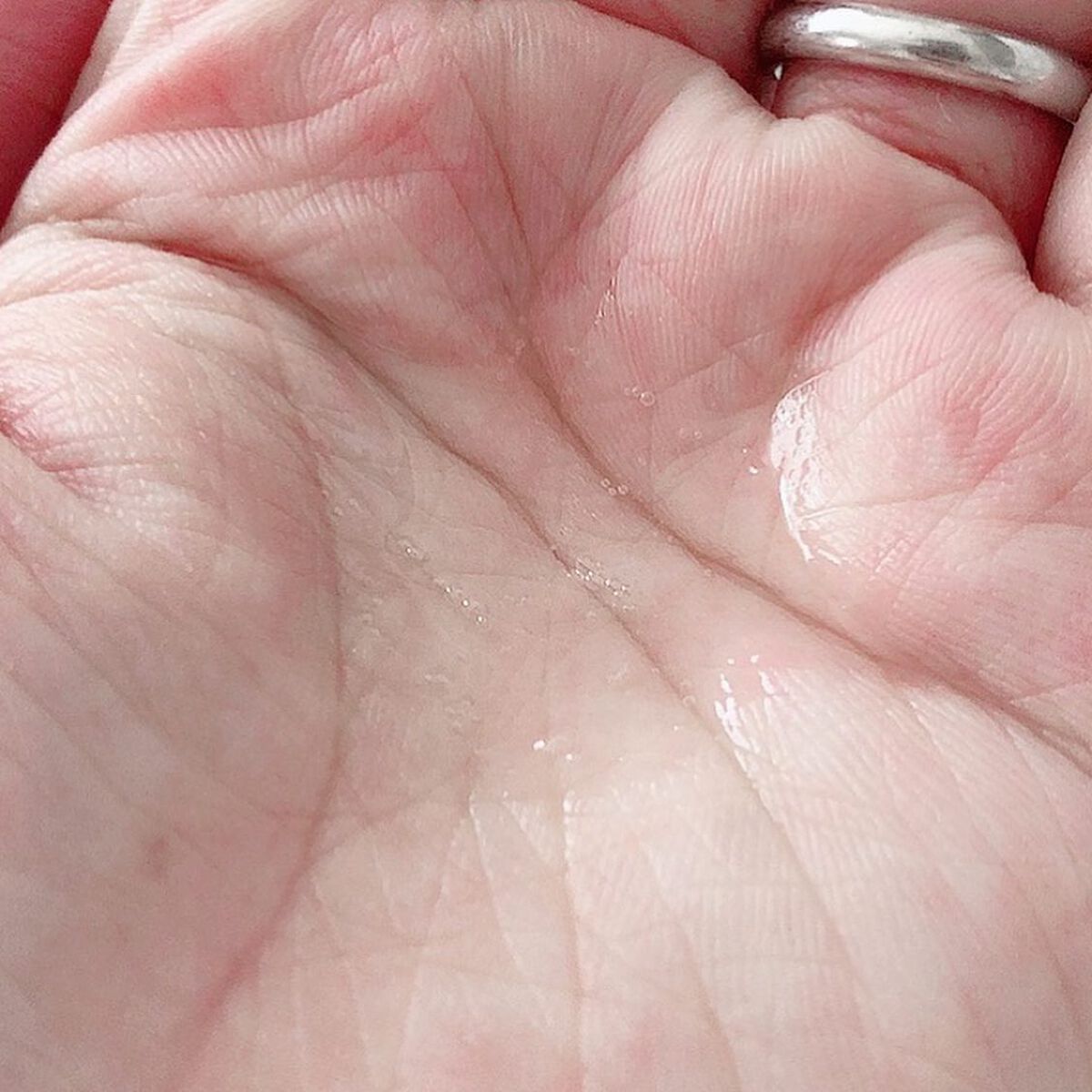 ウルリス ピンクネコ ウォーターコンク スリーク ヘアオイル/ululis/ヘアオイルを使ったクチコミ(3枚目)