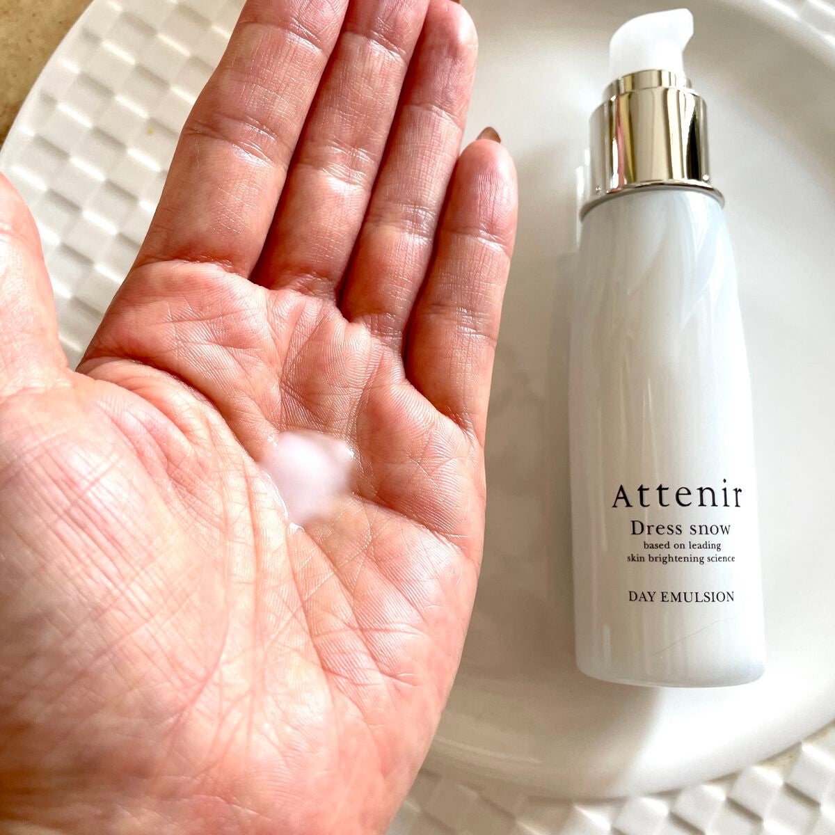 ドレススノー デイエマルジョン【医薬部外品】 /アテニア/乳液を使ったクチコミ(3枚目)