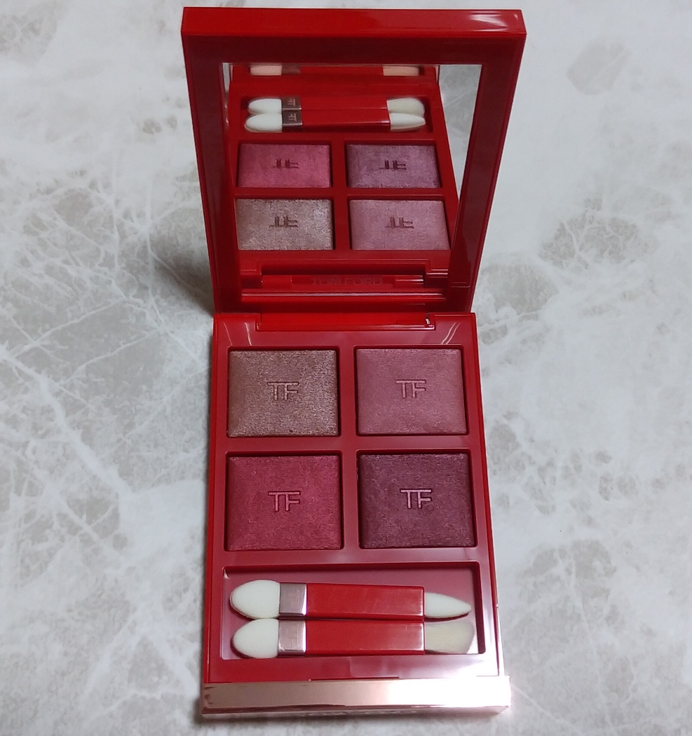 アイ カラー クォード 01SC エレクトリック チェリー (限定色)/TOM FORD BEAUTY/アイシャドウパレットを使ったクチコミ（2枚目）