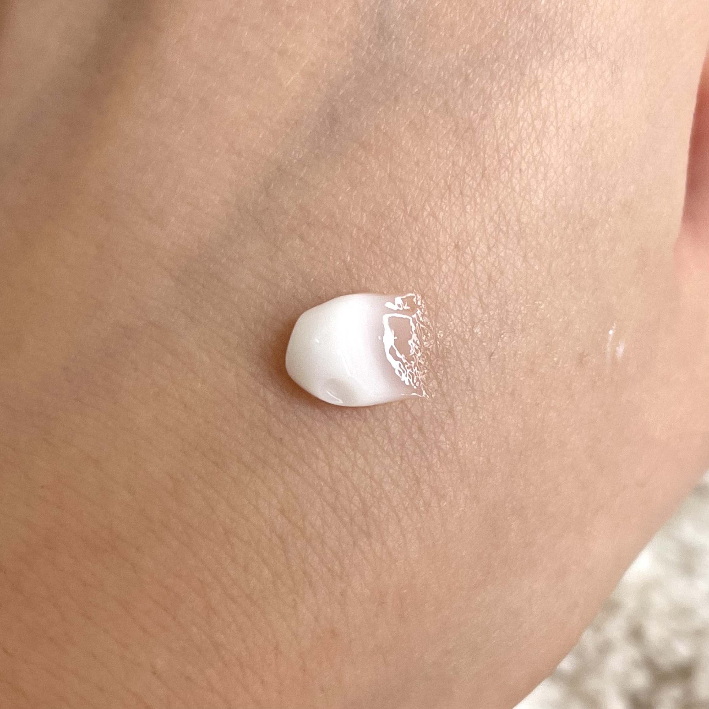 ハンデコルテ/キユートピア/ネック・デコルテケアを使ったクチコミ（2枚目）