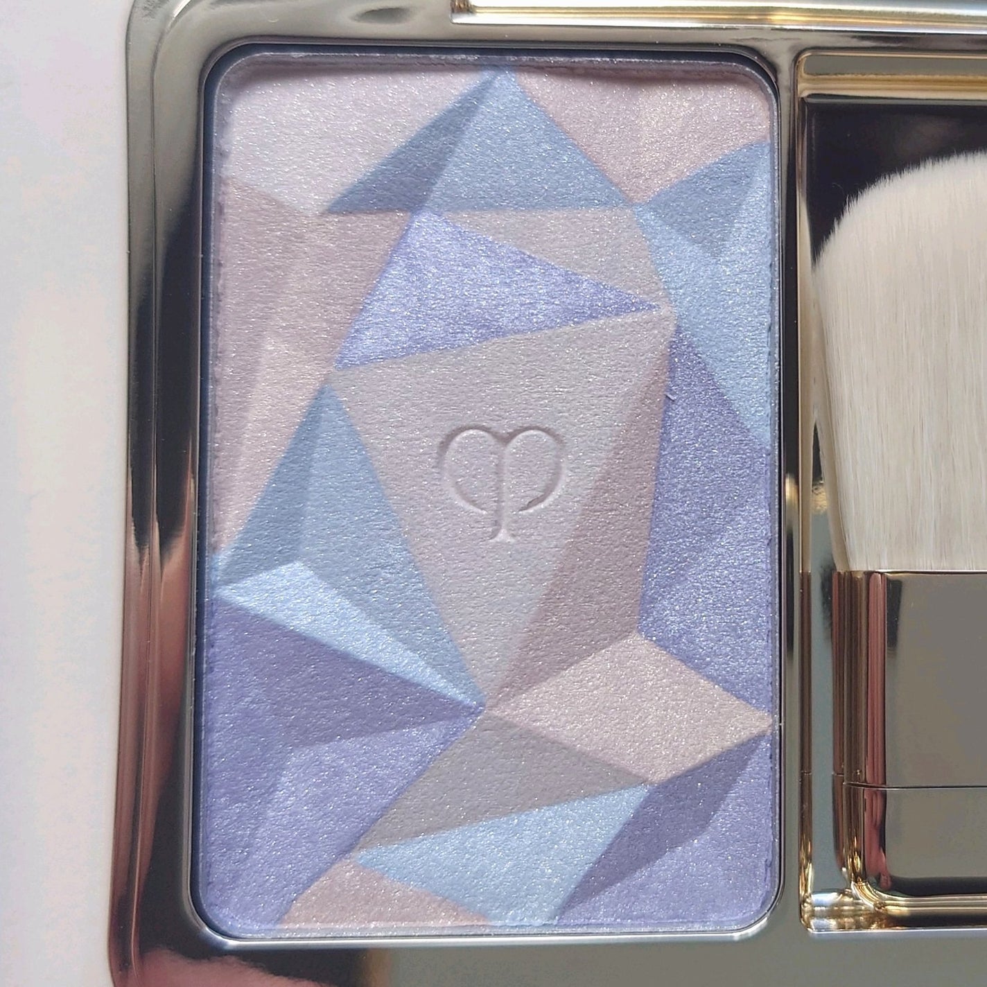 ル・レオスールデクラ /クレ・ド・ポー ボーテ/パウダーハイライトを使ったクチコミ(3枚目)