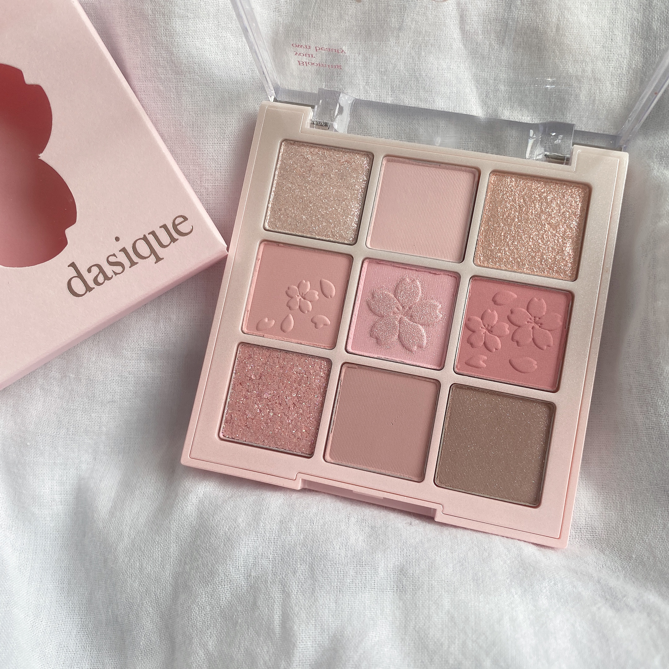 シャドウパレット ロマンティックブロッサム/dasique/アイシャドウパレットを使ったクチコミ（2枚目）