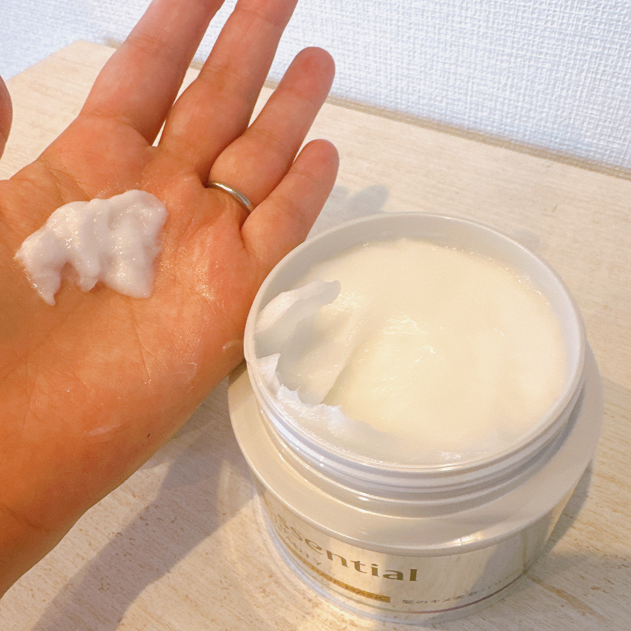 Essential THE BEAUTY 髪のキメ美容バリアヘアマスク/エッセンシャル/ヘアマスク・ヘアパックを使ったクチコミ（3枚目）