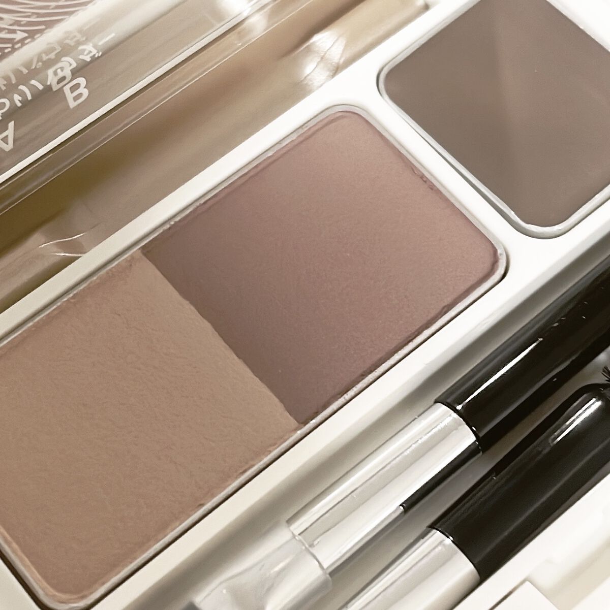 アイブロウキーパー （初回限定版）03 アッシュピンク/コフレドール/パウダーアイブロウを使ったクチコミ（2枚目）