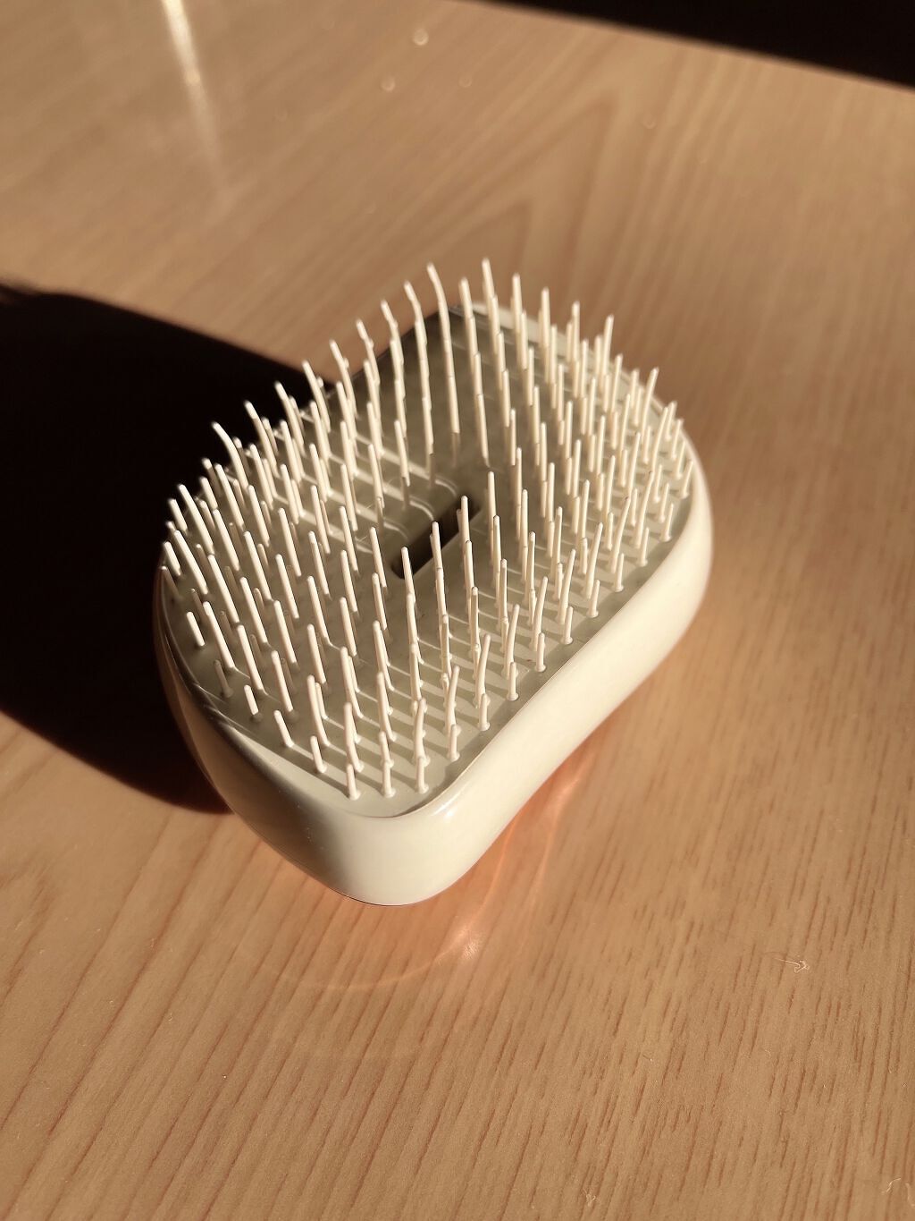 コンパクトスタイラー ローズゴールド/TANGLE TEEZER/ヘアブラシを使ったクチコミ（2枚目）