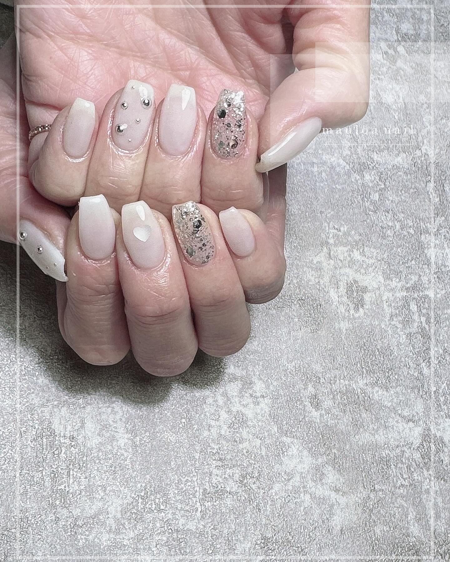 #ワンカラーネイル,#アートネイル,#バレンタインネイル,#ネイビーネイル,#冬ネイル,#ジェルネイル,#ネイル,#バレンタインネイル,#ニュアンスネイル,#ハートネイル,#天王寺ネイル,#乳白色ネイル,#ジェルネイル,#ハートネイルのネイルデザイン