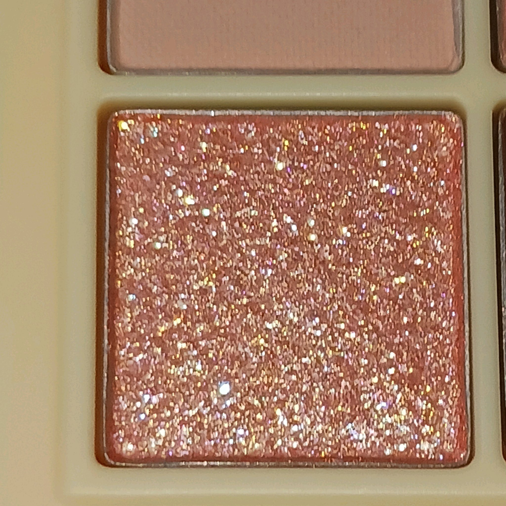 rom&nd ベターザンアイズ ミニのクチコミ「rom&nd
ベターザンアイズ ミニ
01 ドライマンゴーチューリップ

‐‐‐‐‐‐‐‐‐‐.....」（3枚目）