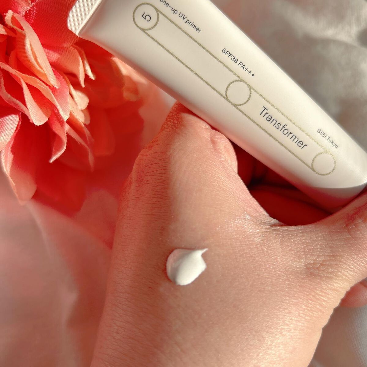 まんたろう on LIPS 「_▹肌色に合わせて変化するトーンアッププライマー✧☆「SIS..」(2枚目)