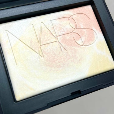 ライトリフレクティング プリズマティックパウダー/NARS/プレストパウダーを使ったクチコミ（2枚目）