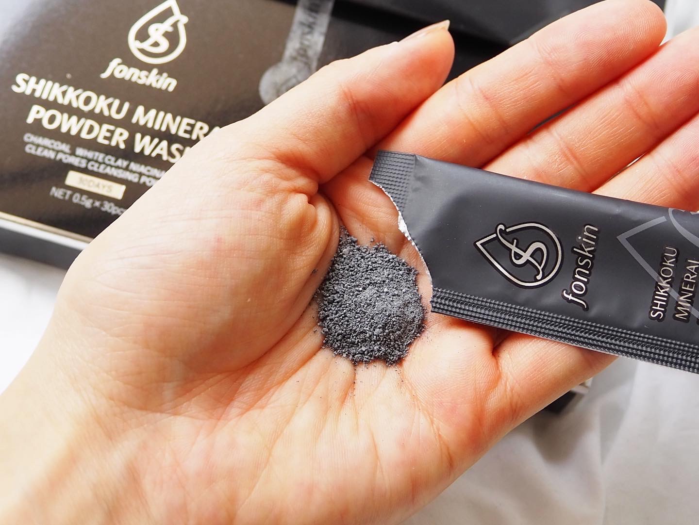 漆黒ミネラルパウダーウォッシュ/fonskin/洗顔パウダーを使ったクチコミ（2枚目）