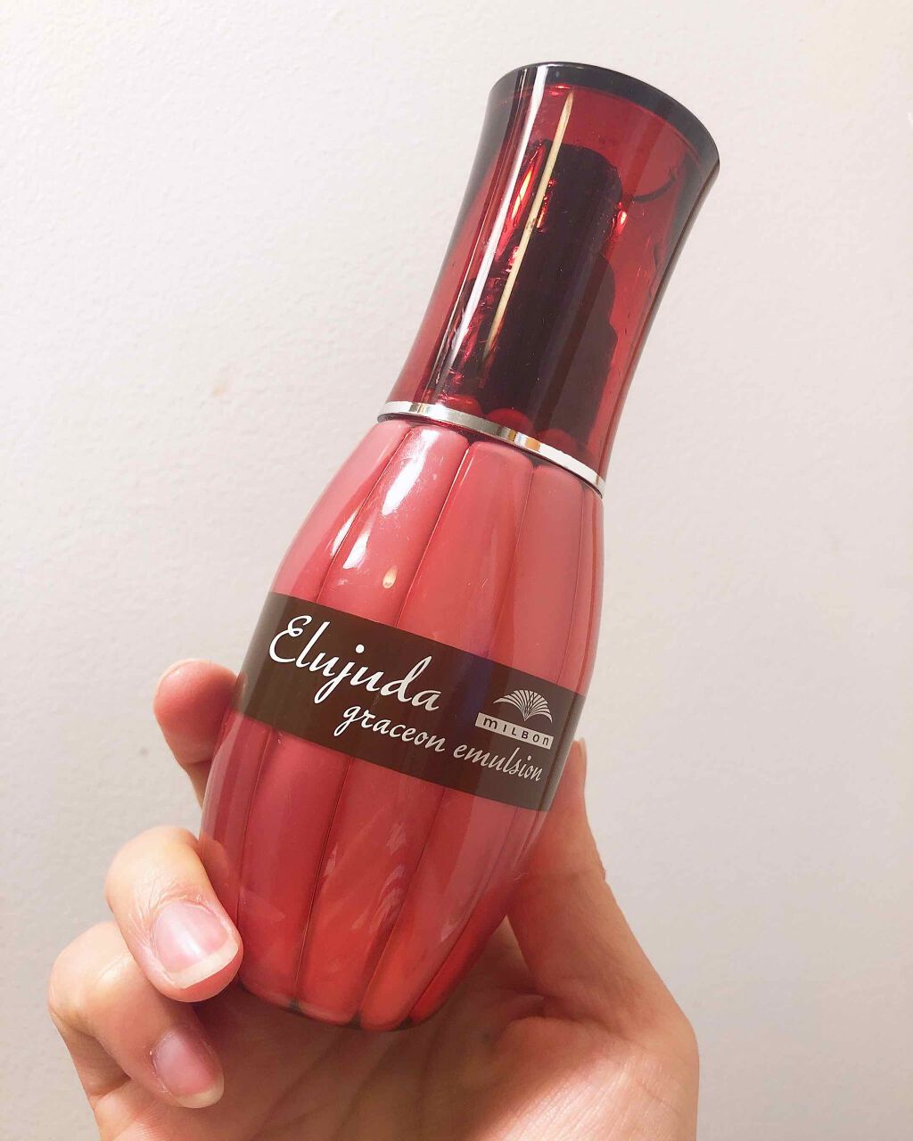 あかれな on LIPS 「ミルボンを愛用中!!使い続けると効果がすごい分かります♪毛先に..」(1枚目)