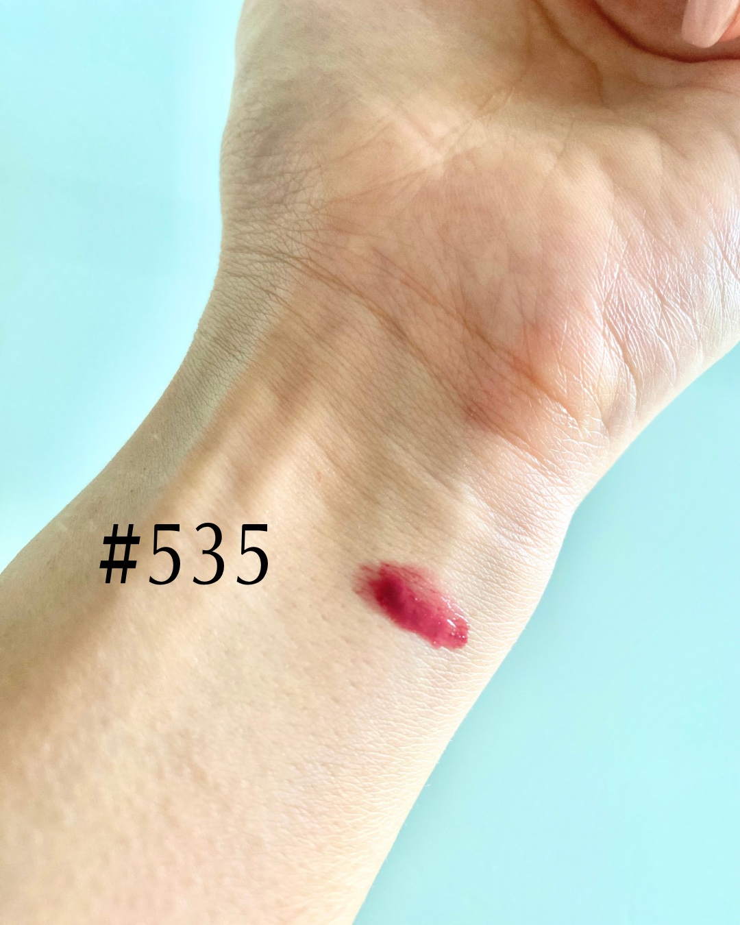 キス プランピング リップ クリーム/REVLON/リップクリームを使ったクチコミ（2枚目）