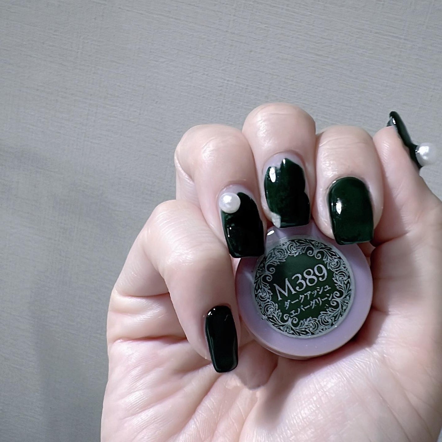 なかやまちえこ on LIPS 「塗りかけネイル💅⠀⠀夜になかなかYouTubeライブの時間が取..」(5枚目)