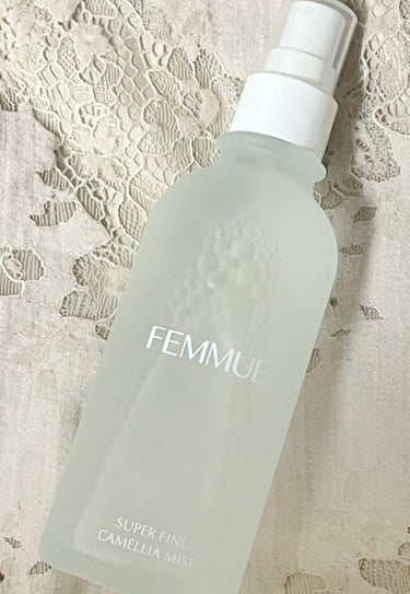 FEMMUE スーパーファイン モイスチャーミストのクチコミ「マスクしてる時に乾燥が気になったので購入してみました。

早速レビューしていきます！

※リニ.....」（1枚目）