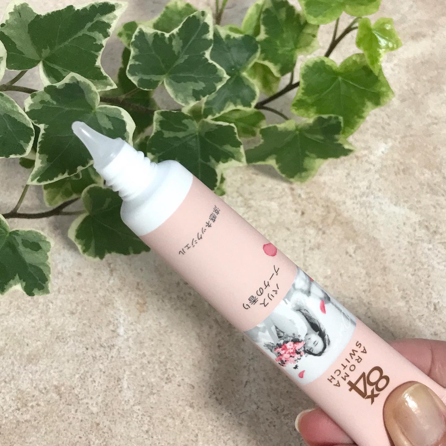 8x4 アロマスイッチ 涼感ネックジェル パリスブーケの香り/８ｘ４/デオドラント・制汗剤を使ったクチコミ（3枚目）