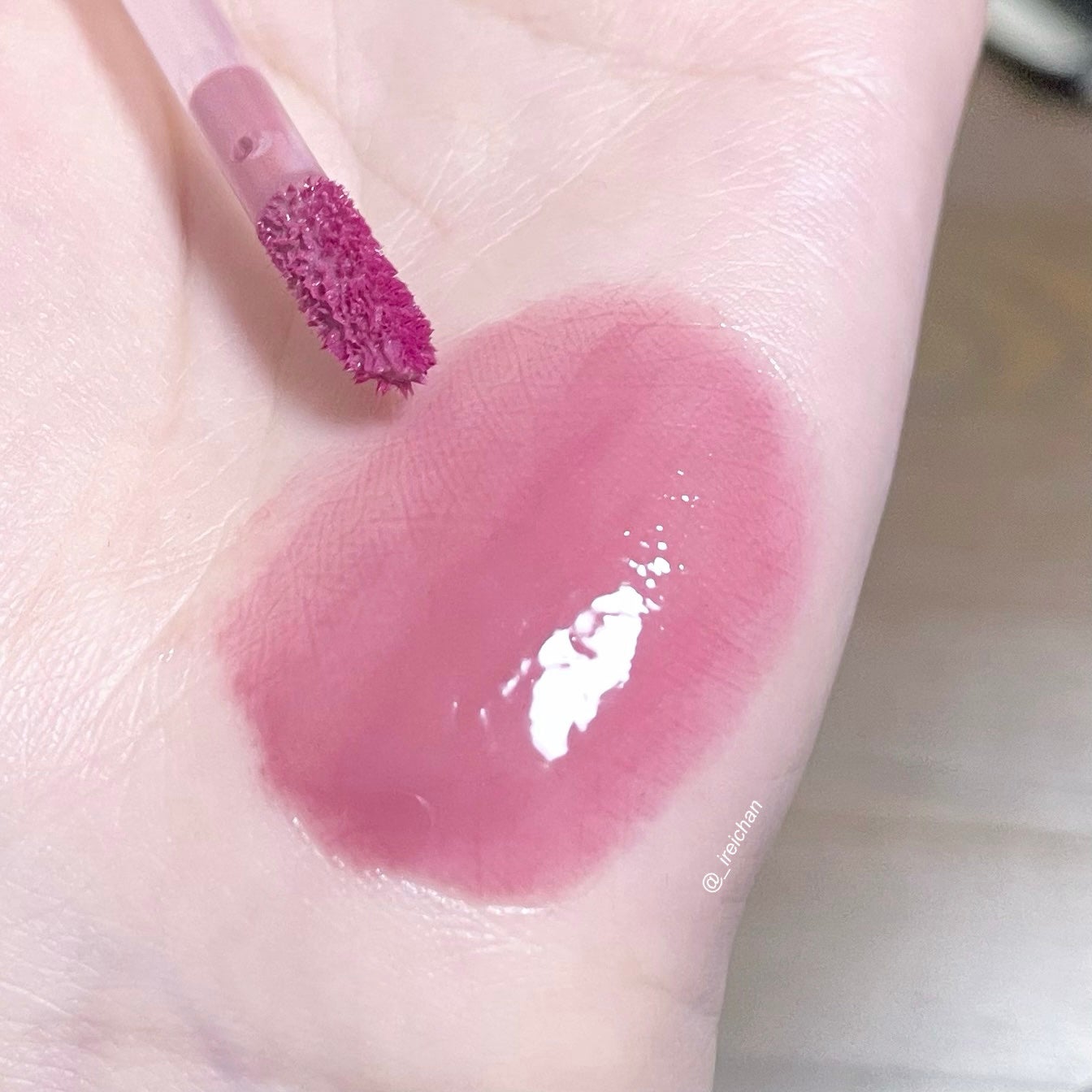 ジューシーラスティングティント/rom&nd/リップティントを使ったクチコミ(4枚目)