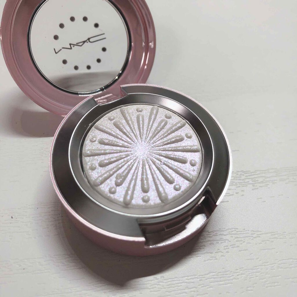 エクストラ ディメンション フォイル アイシャドウ M·A·C フロステッド ファイヤーワーク/M・A・C/単色アイシャドウを使ったクチコミ(1枚目)