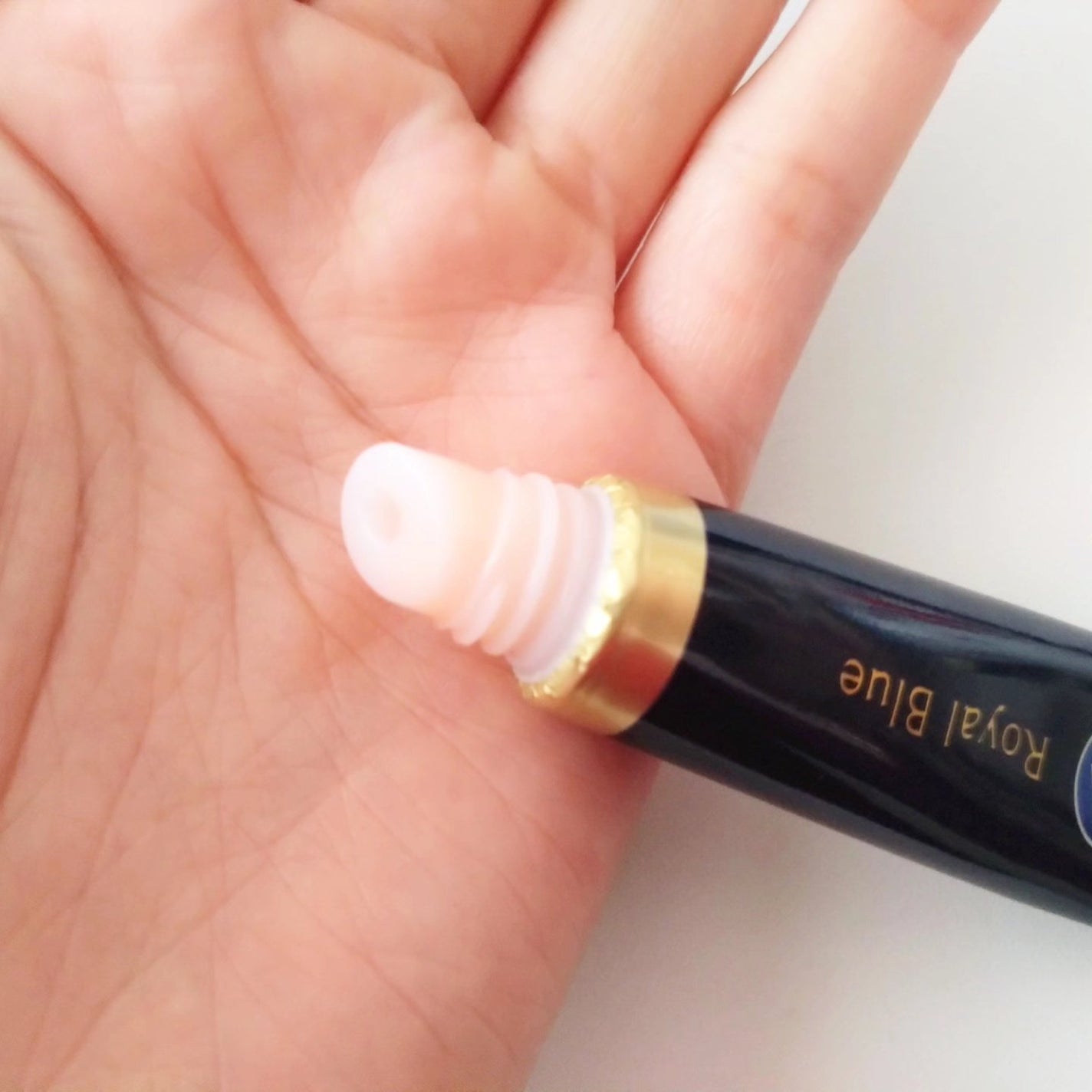 ニベア ロイヤルブルーリップ 濃密美容ケア/ニベア/リップ美容液を使ったクチコミ(2枚目)