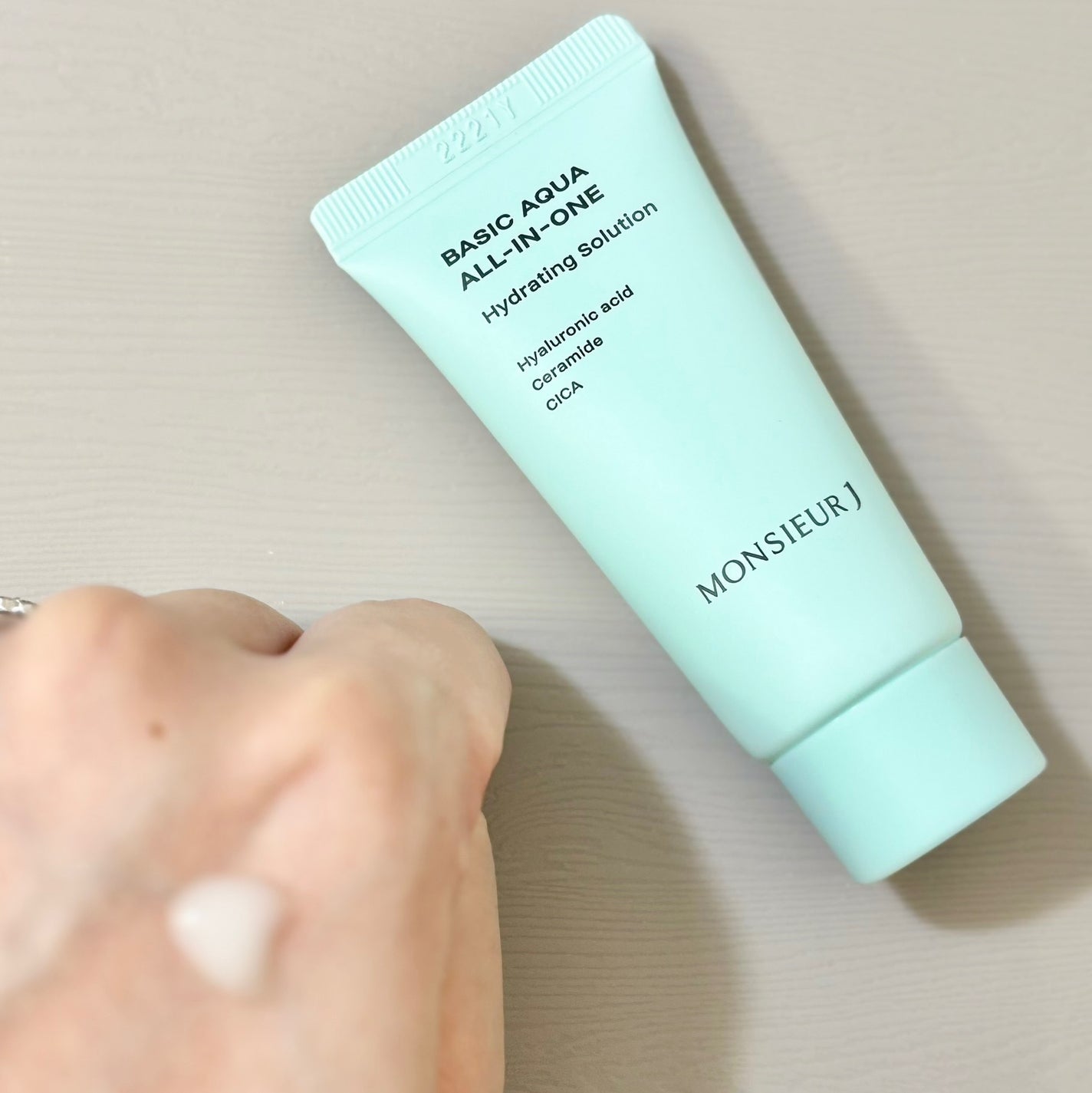 BASIC AQUA ALL-IN-ONE/MONSIEUR J/オールインワン化粧品を使ったクチコミ(2枚目)