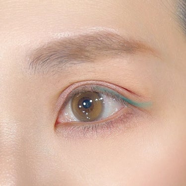 ダイメンションズ マルチエフェクト アイシャドウ/PRADA BEAUTY/パウダーアイシャドウを使ったクチコミ（3枚目）