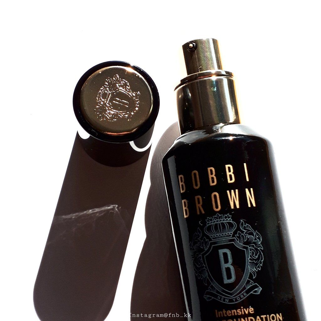 インテンシブ セラム ファンデーション N-010 ニュートラルポーセリン/BOBBI BROWN/リキッドファンデーションを使ったクチコミ（2枚目）