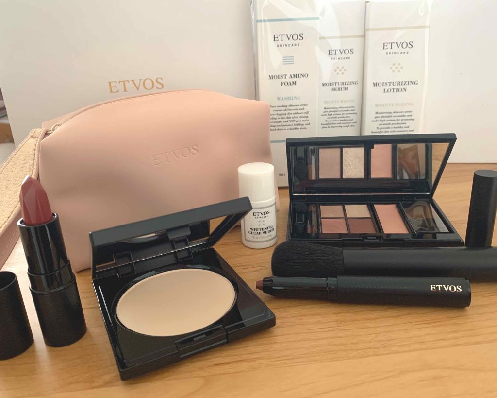 ちょみ on LIPS 「今年のクリスマスコフレは迷いに迷ってコレにしました🎅✨はじめて..」(1枚目)