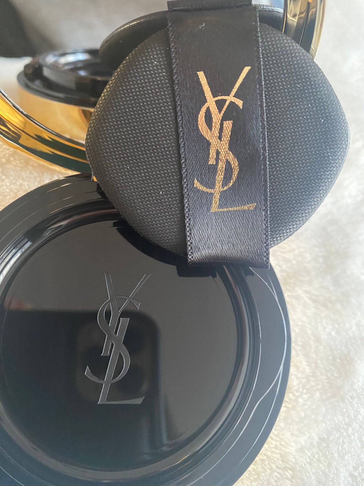 ラディアント タッチ グロウパクト/YVES SAINT LAURENT BEAUTE/クッションファンデーションを使ったクチコミ(4枚目)