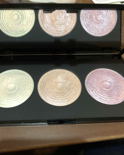 ハイライター パレット/MAKEUP REVOLUTION/パウダーハイライトを使ったクチコミ(1枚目)