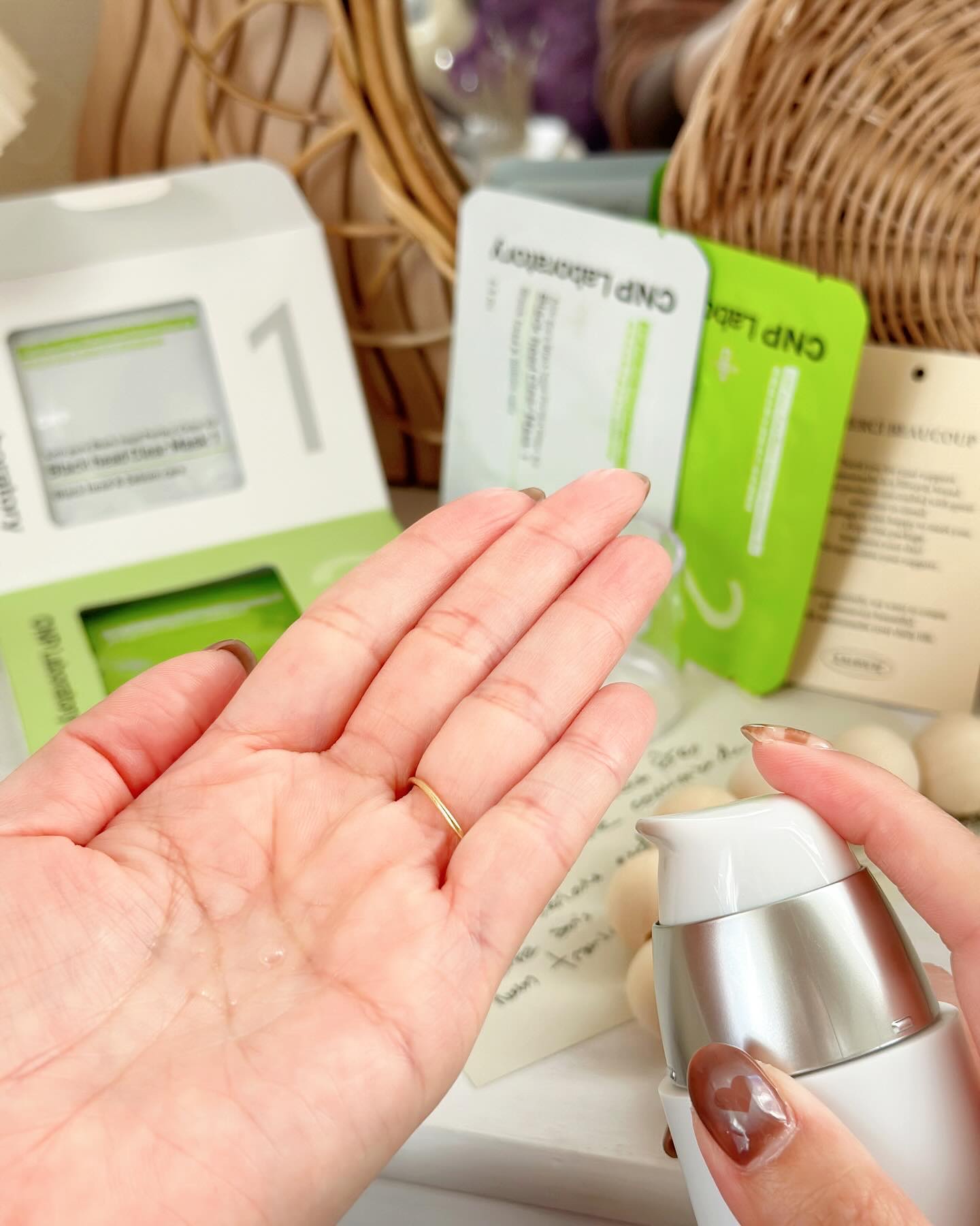 インビジブルピーリングブースターエッセンス/CNP Laboratory/ブースター・導入液を使ったクチコミ（3枚目）