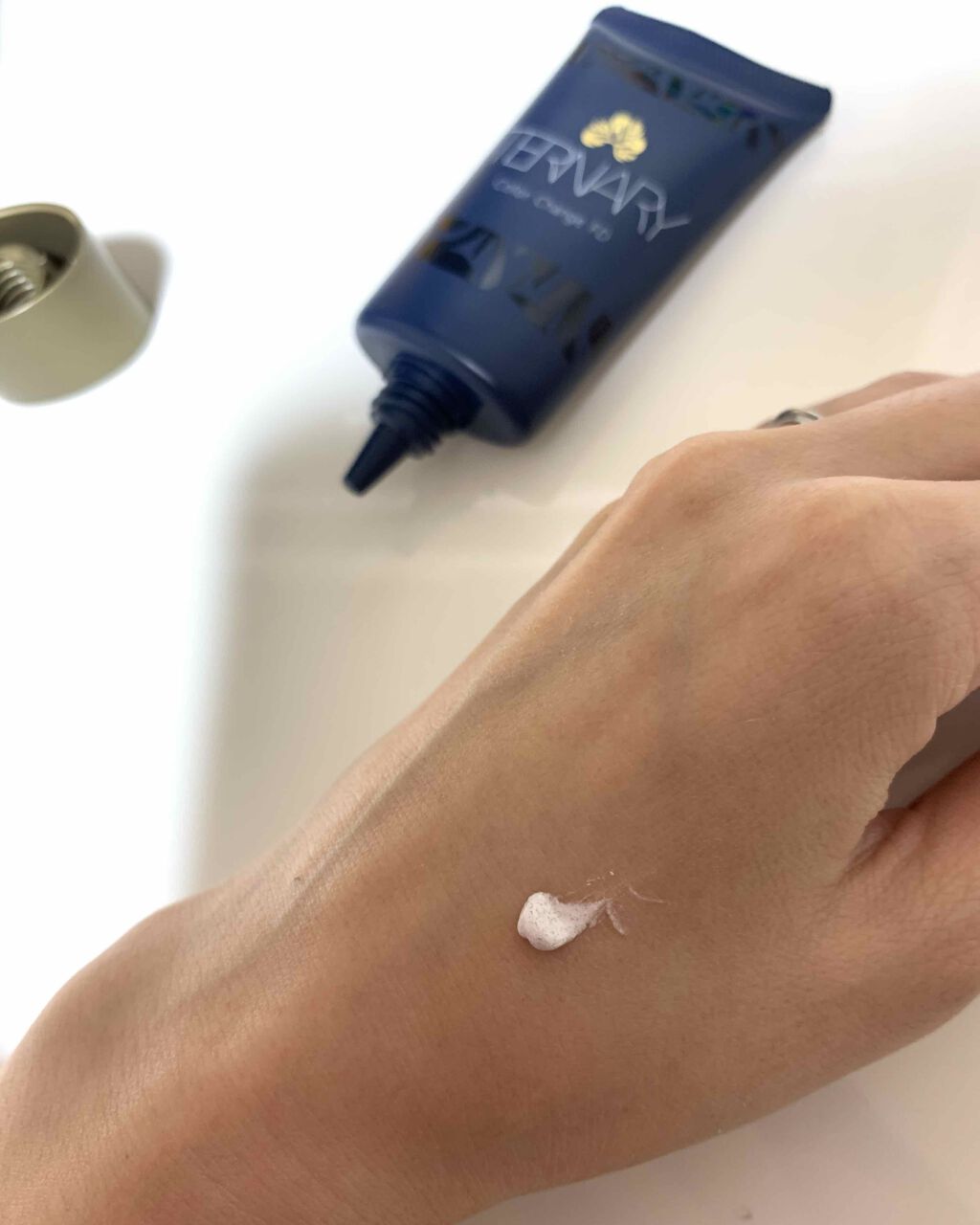 Tカラーチェンジライトタッチファンデーション/TERNARY/リキッドファンデーションを使ったクチコミ(1枚目)