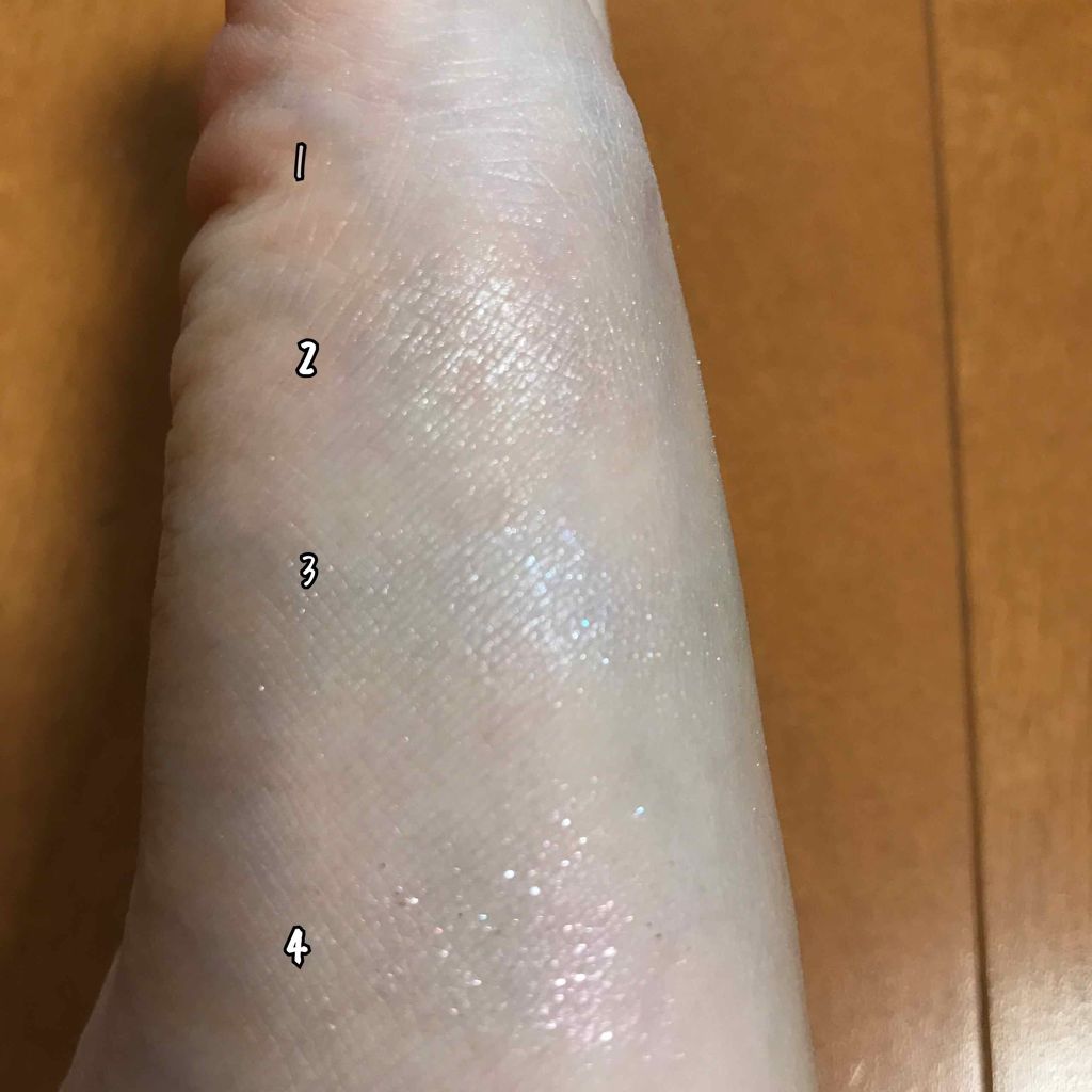 グロウフルールハイライター/キャンメイク/パウダーハイライトを使ったクチコミ（3枚目）