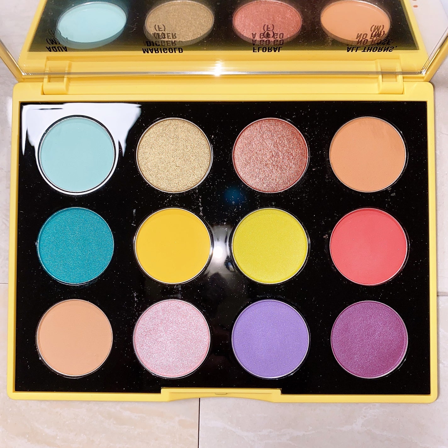 スモール アイシャドウ × 12 (ボタニック パニック)/M・A・C/アイシャドウパレットを使ったクチコミ(7枚目)