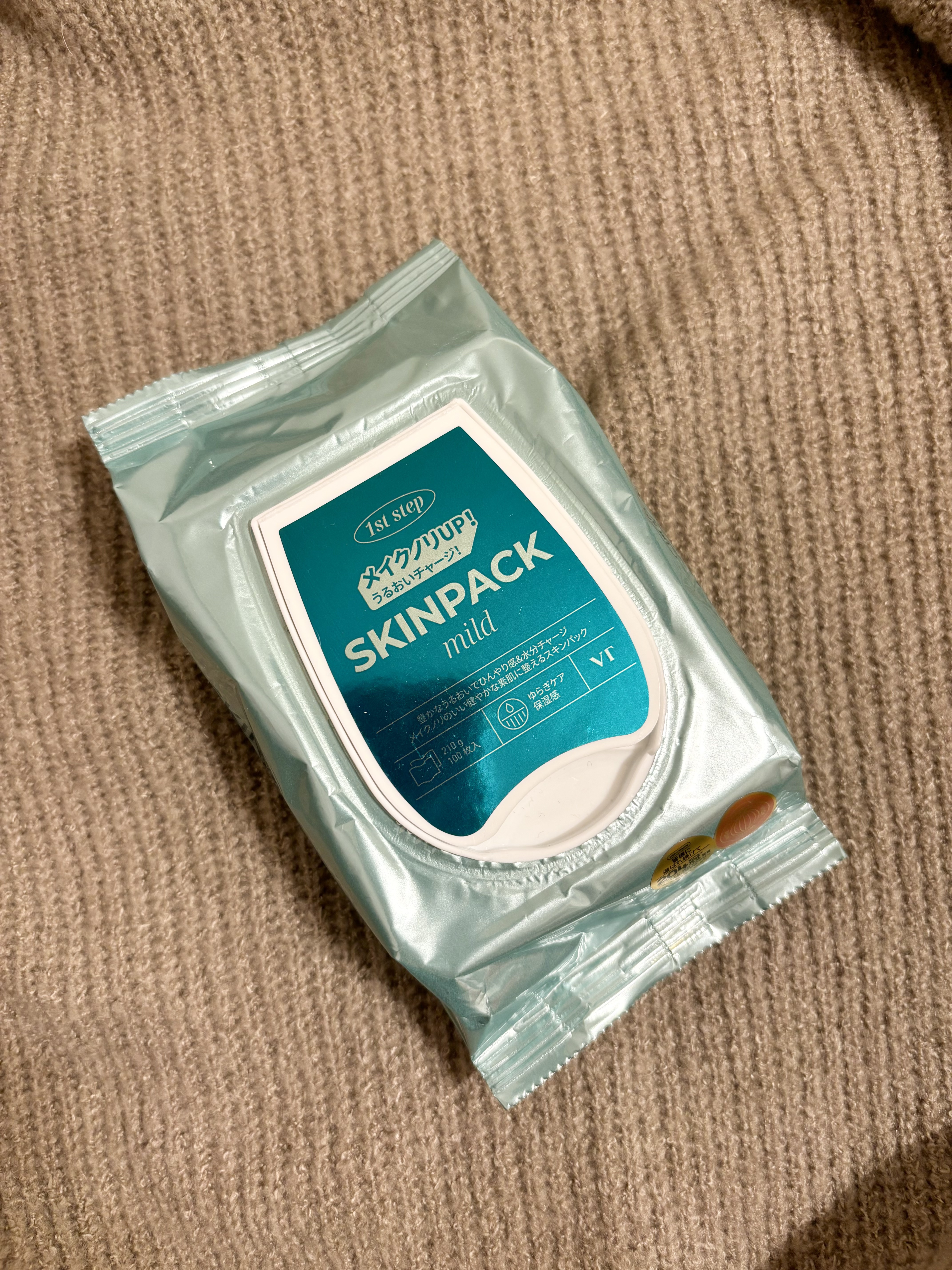 VT　マイルドスキンパック　¥1,650


洗顔後、朝も夜も使える部分パック
100枚入り
一枚の大きさがしっかりあってヒタヒタなので保湿力あってよかったです
肌のゆらぎケアに◎

ナイアシンアミド、アラントイン、ツボクサエキス
など配合