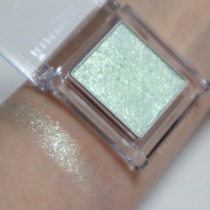 プリズム パウダーアイカラー/リンメル ロンドン/単色アイシャドウを使ったクチコミ(2枚目)