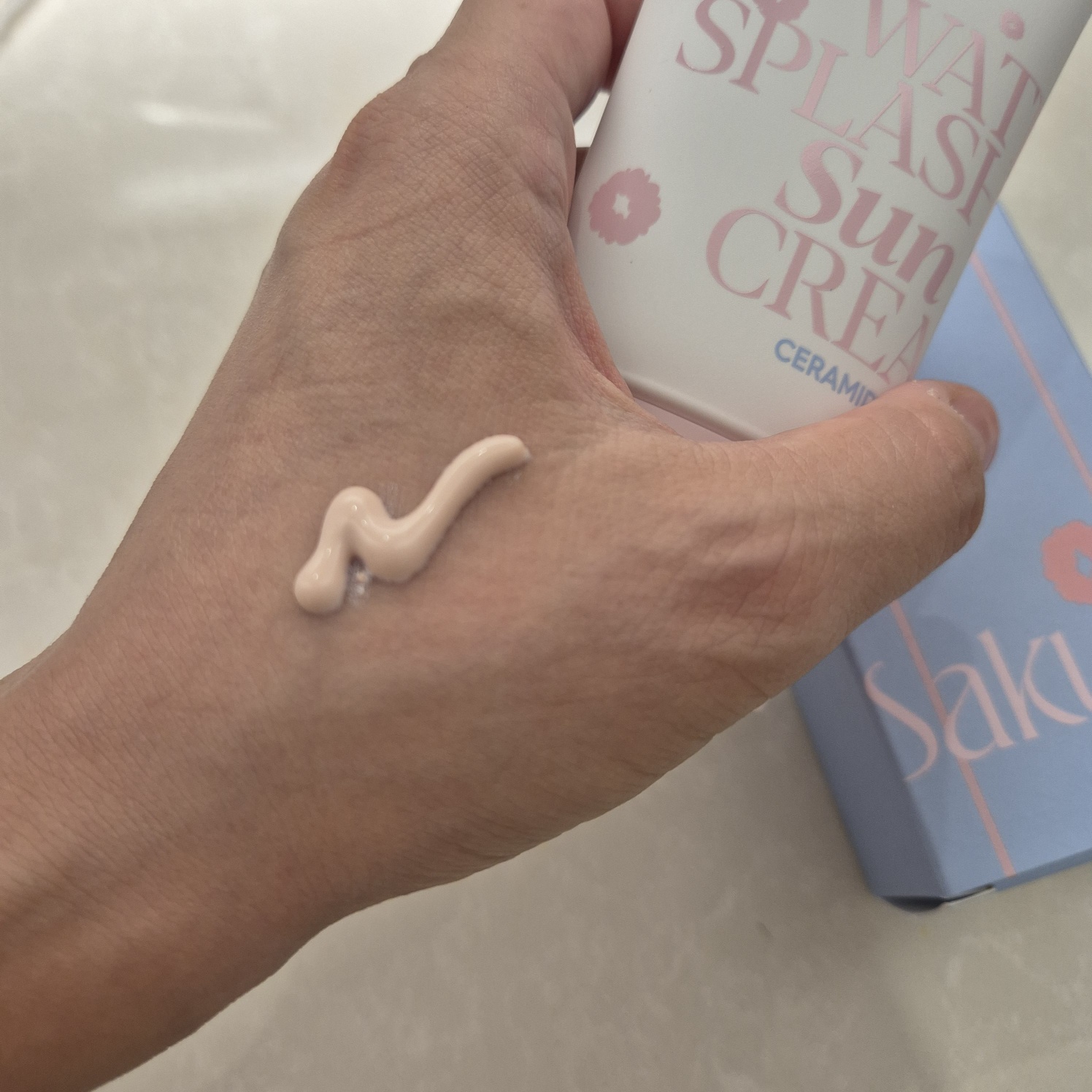 ウォータースプラッシュサンクリーム セラミド 桜エディション（60ml）/espoir/日焼け止めクリームを使ったクチコミ（2枚目）